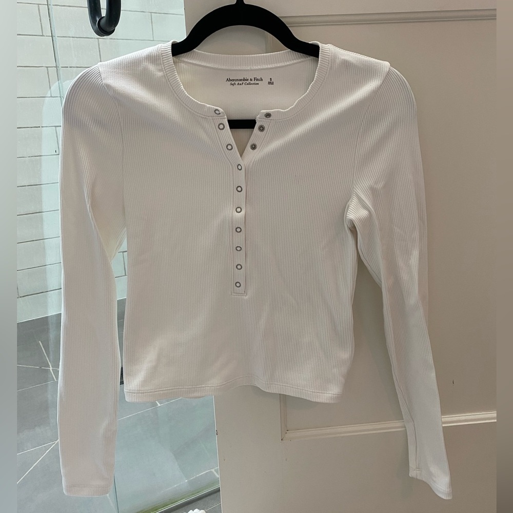 Abercrombie women’s long sleeve small ribbed Henley
